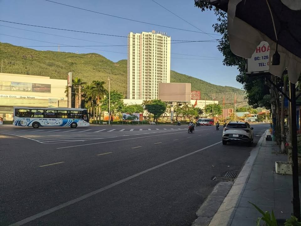 BÁN NHÀ 2 MẶT TIỀN – NGUYỄN TẤT THÀNH & PHÓ ĐỨC CHÍNH – QUY NHƠN