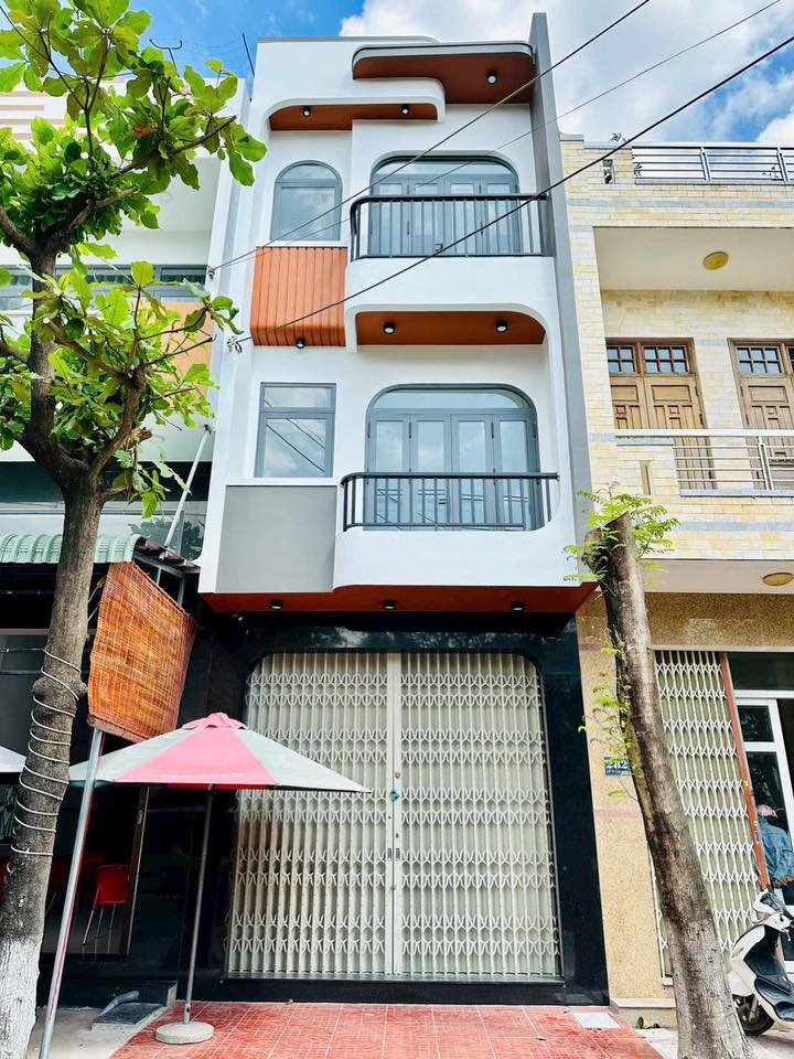 BÁN NHÀ MẶT TIỀN KHU CHỢ ĐẦM – PHƯỜNG QUY NHƠN