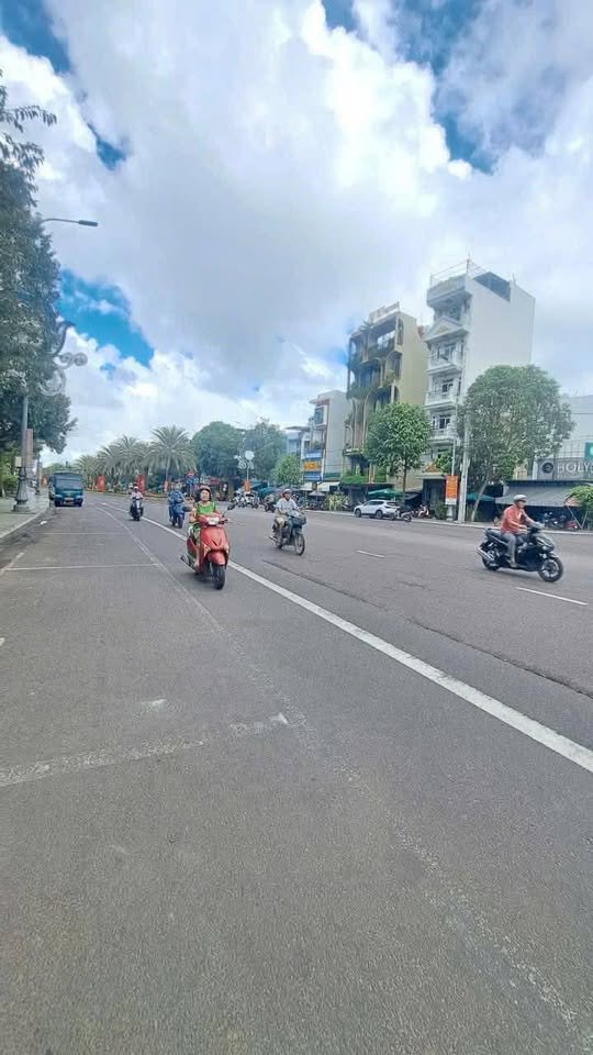 BÁN NHÀ 2 MẶT TIỀN – NGUYỄN TẤT THÀNH & PHÓ ĐỨC CHÍNH – QUY NHƠN