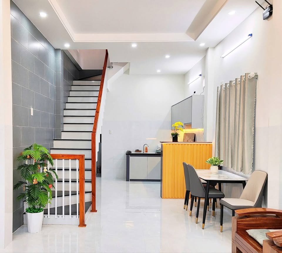 Bán Nhà Quy Nhơn 2 Tầng, Hẻm Âu Cơ Phường Bùi Thị Xuân Quy Nhơn