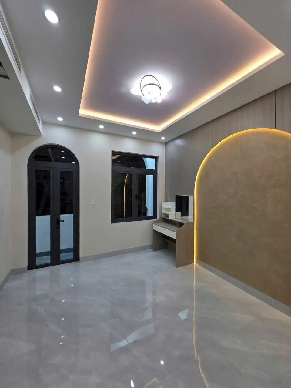 Bán Nhà 3 Tầng Mặt Tiền Huỳnh Thúc Kháng, Gần Chợ Đầm Tp Quy Nhơn