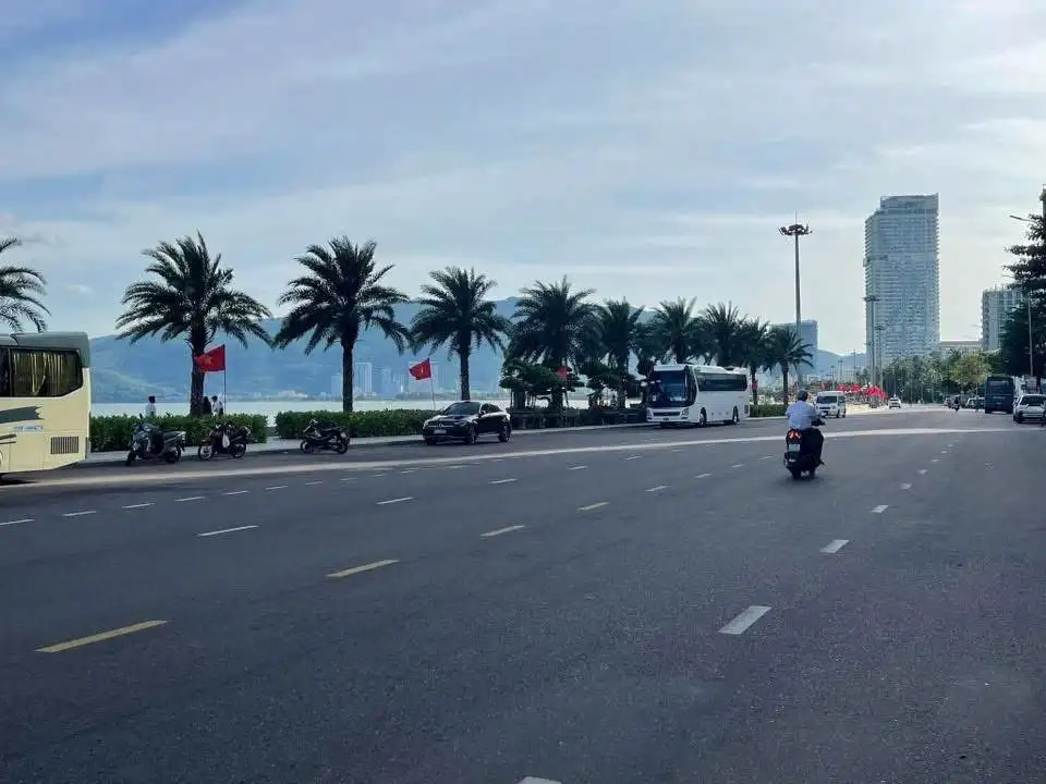 Bán Nhà Mặt Tiền Xuân Diệu Ngay Quảng Trường Biển Tp Quy Nhơn