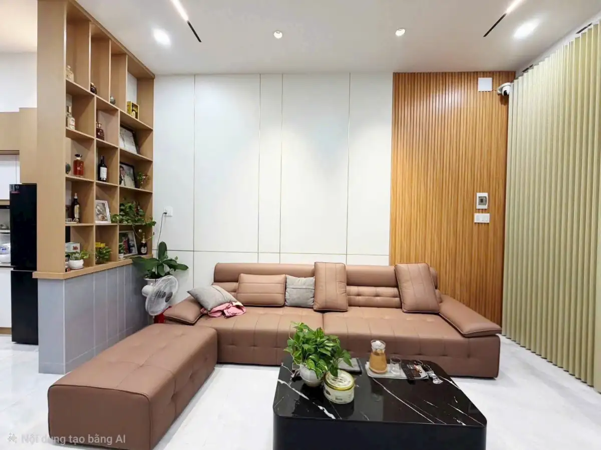 BÁN NHÀ 3 TẦNG MẶT TIỀN ĐƯỜNG CẦN VƯƠNG – SÁT BIỂN QUY NHƠN