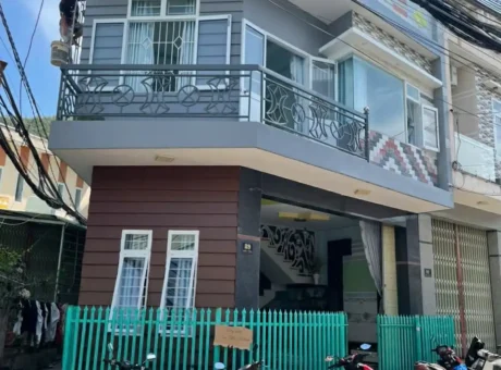 (CHO THUÊ NHÀ) CĂN GÓC 2 MẶT TIỀN – ĐƯỜNG 1/5 QUY NHƠN